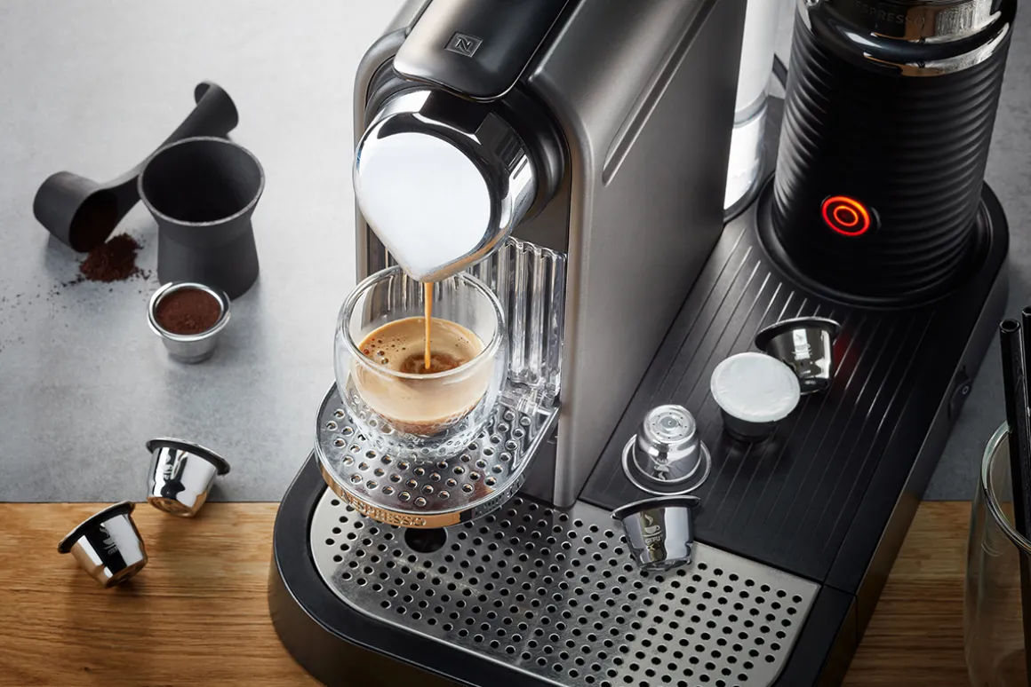 Kaffeekapseln-Set CONSCIO, 8-teilig Inhalt: Trichter, 2x Edelstahlkapseln, Kaffeemaß mit Tamper, 80 Aroma-Sticker, 2x Ersatz-Dichtungsringe, Reinigungsbürste