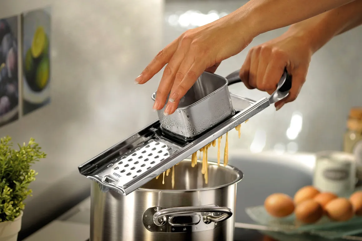 Spätzlehobel Edelstahl TRADIZIONE, lange Spätzle